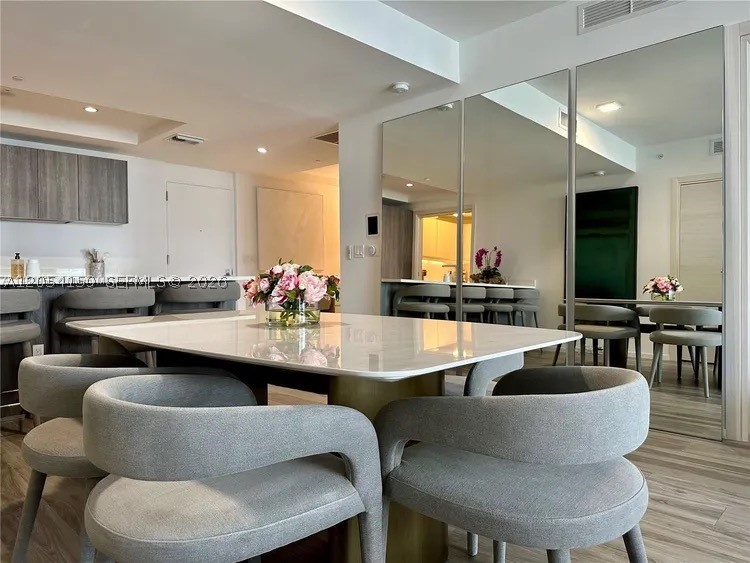 801 S Miami Ave #3810, Miami FL 33131