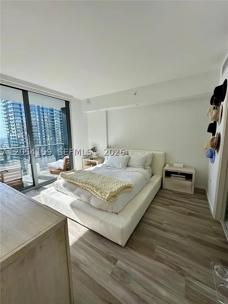 801 S Miami Ave #3810, Miami FL 33131