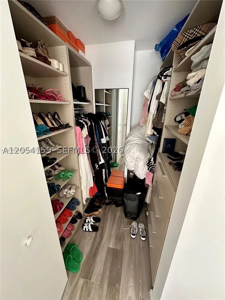 801 S Miami Ave #3810, Miami FL 33131