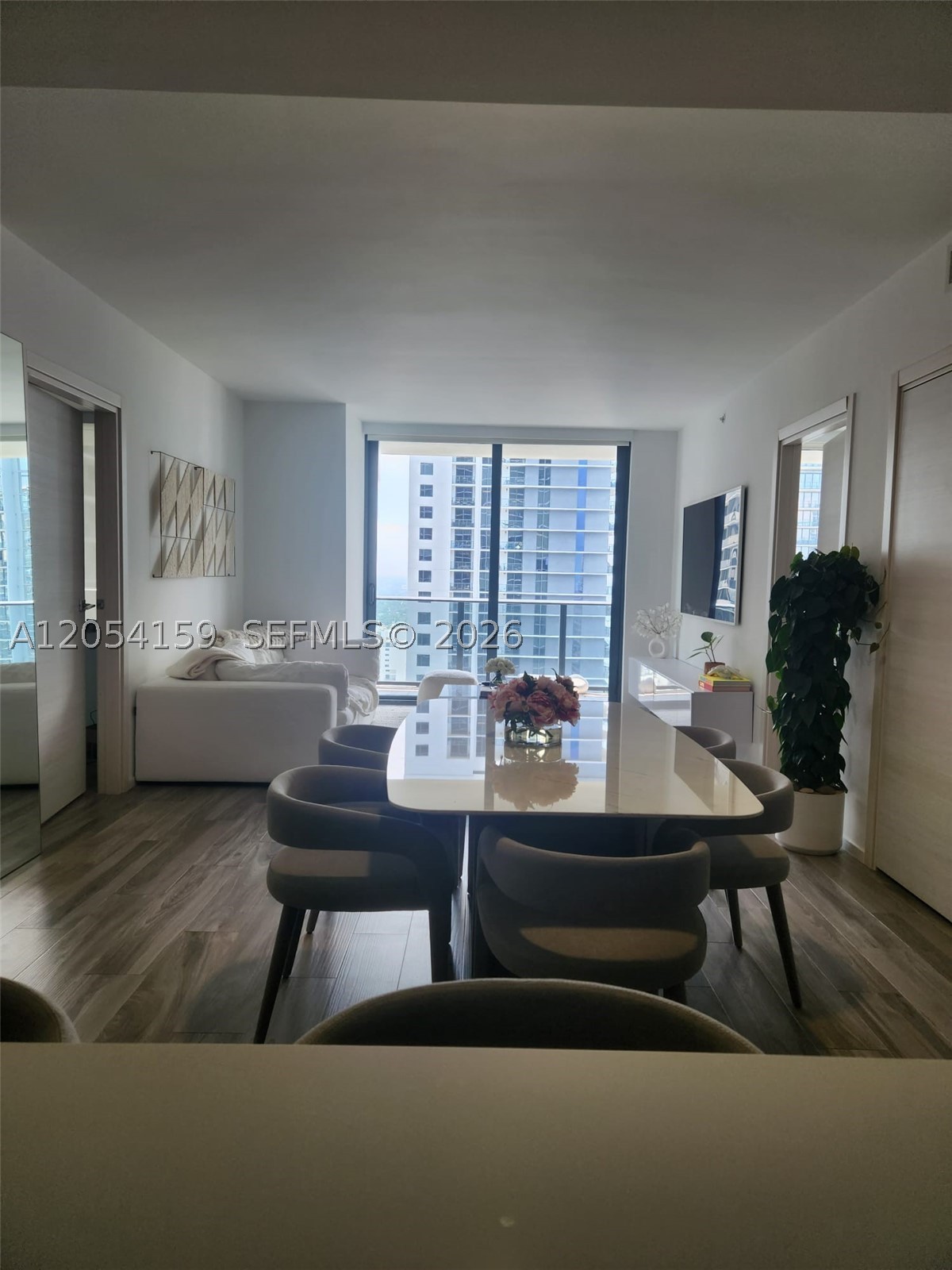 801 S Miami Ave #3810, Miami FL 33131
