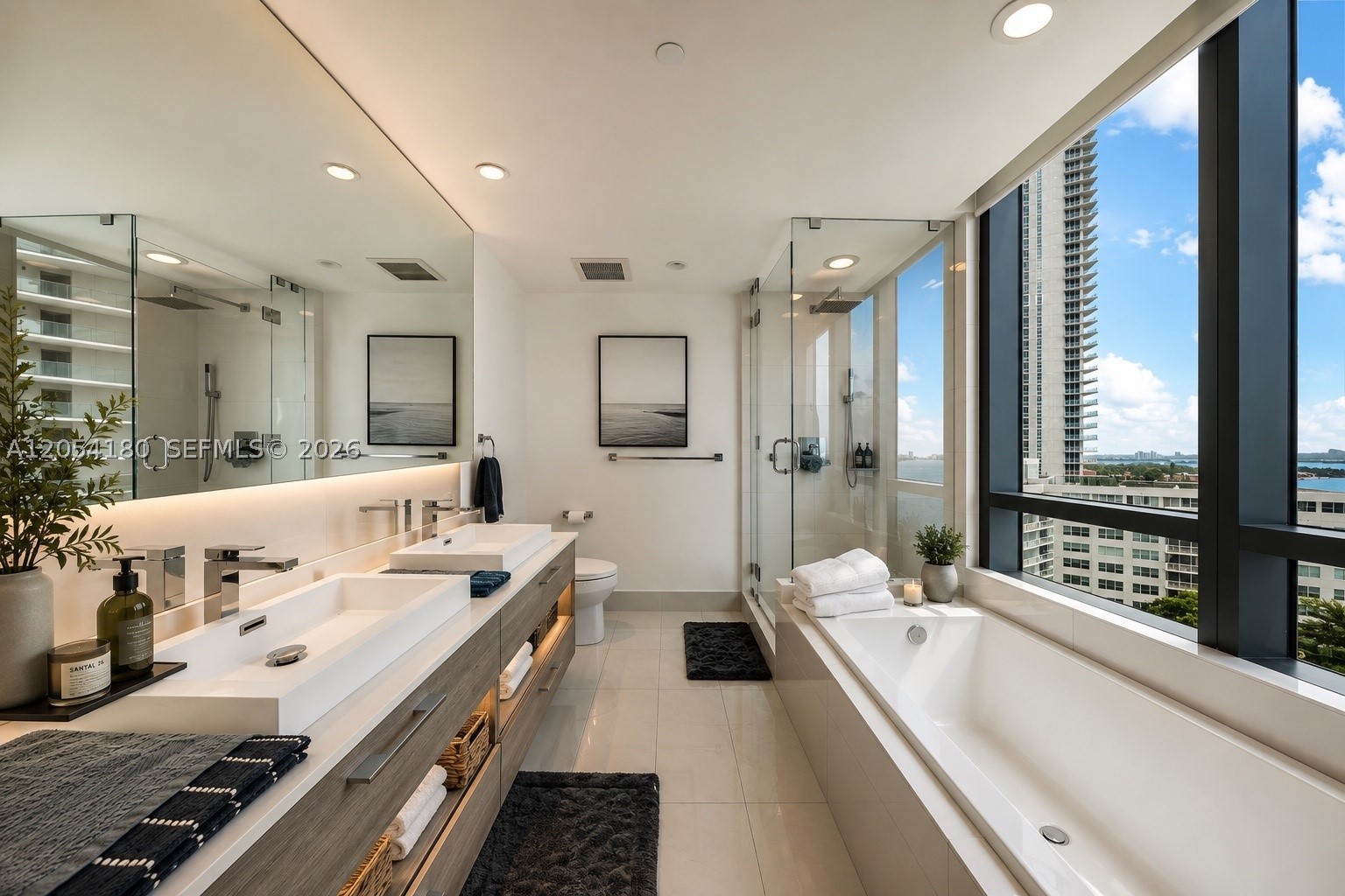 650 NE 32nd St #1507, Miami FL 33137