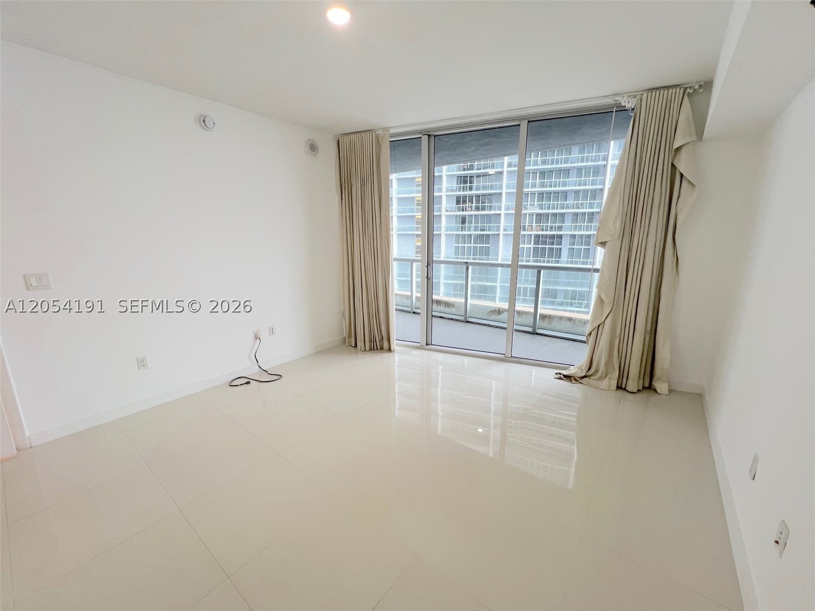 495 BRICKELL AV #4208, Miami FL 33131