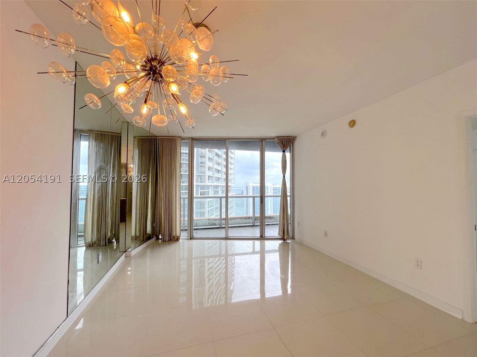 495 BRICKELL AV #4208, Miami FL 33131