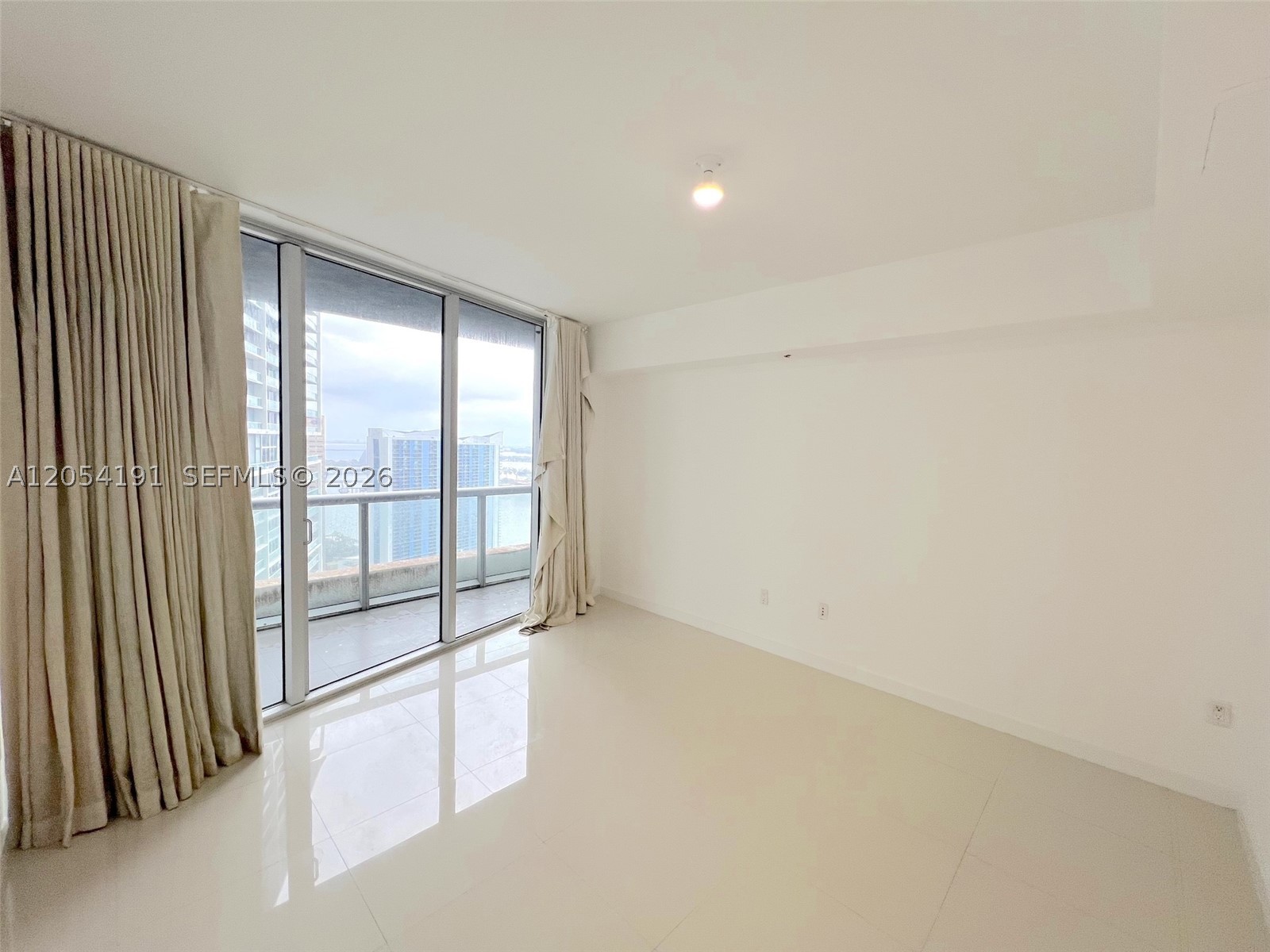 495 BRICKELL AV #4208, Miami FL 33131