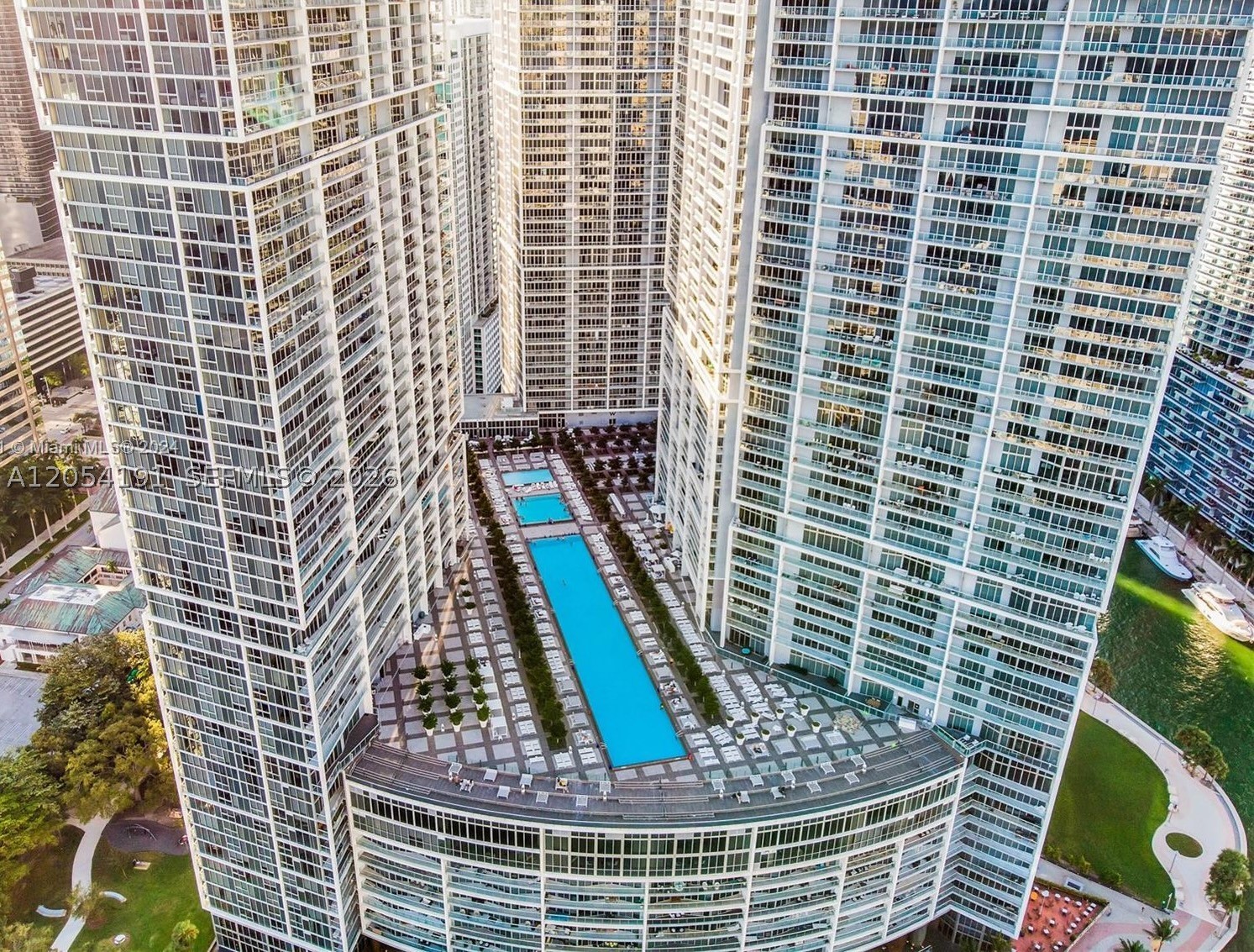495 BRICKELL AV #4208, Miami FL 33131