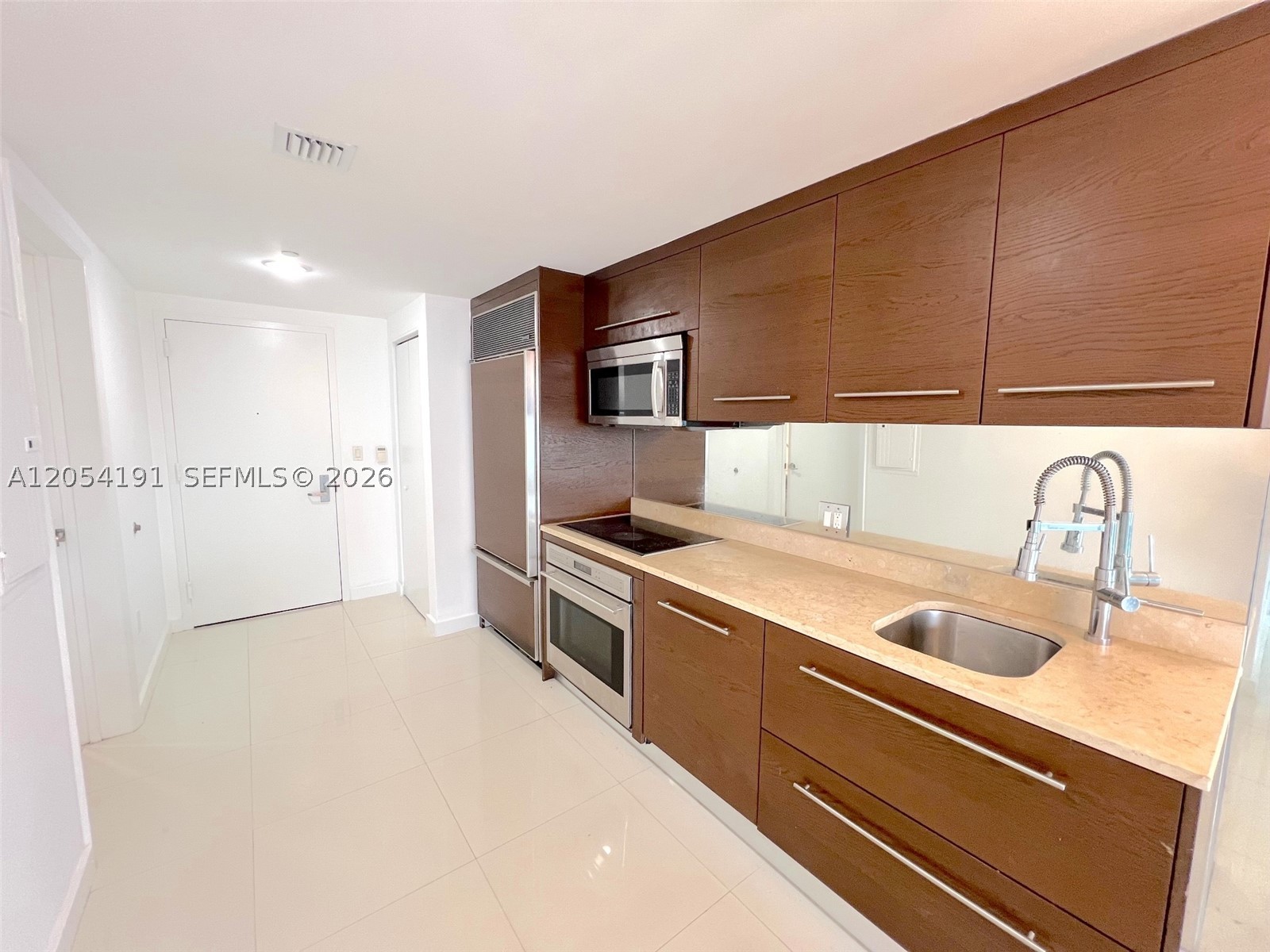 495 BRICKELL AV #4208, Miami FL 33131