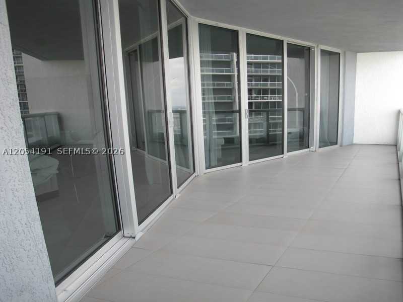 495 BRICKELL AV #4208, Miami FL 33131