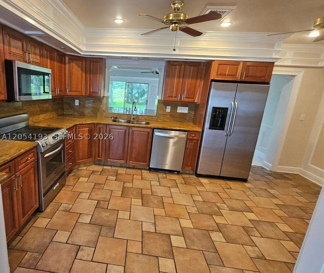 4602 King Palm Dr, Tamarac FL 33319