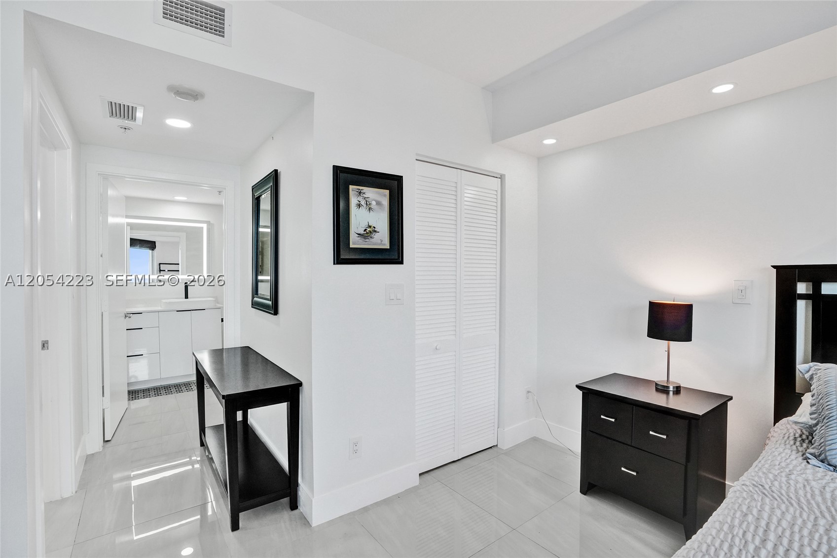 335 S Biscayne Blvd #3807, Miami FL 33131
