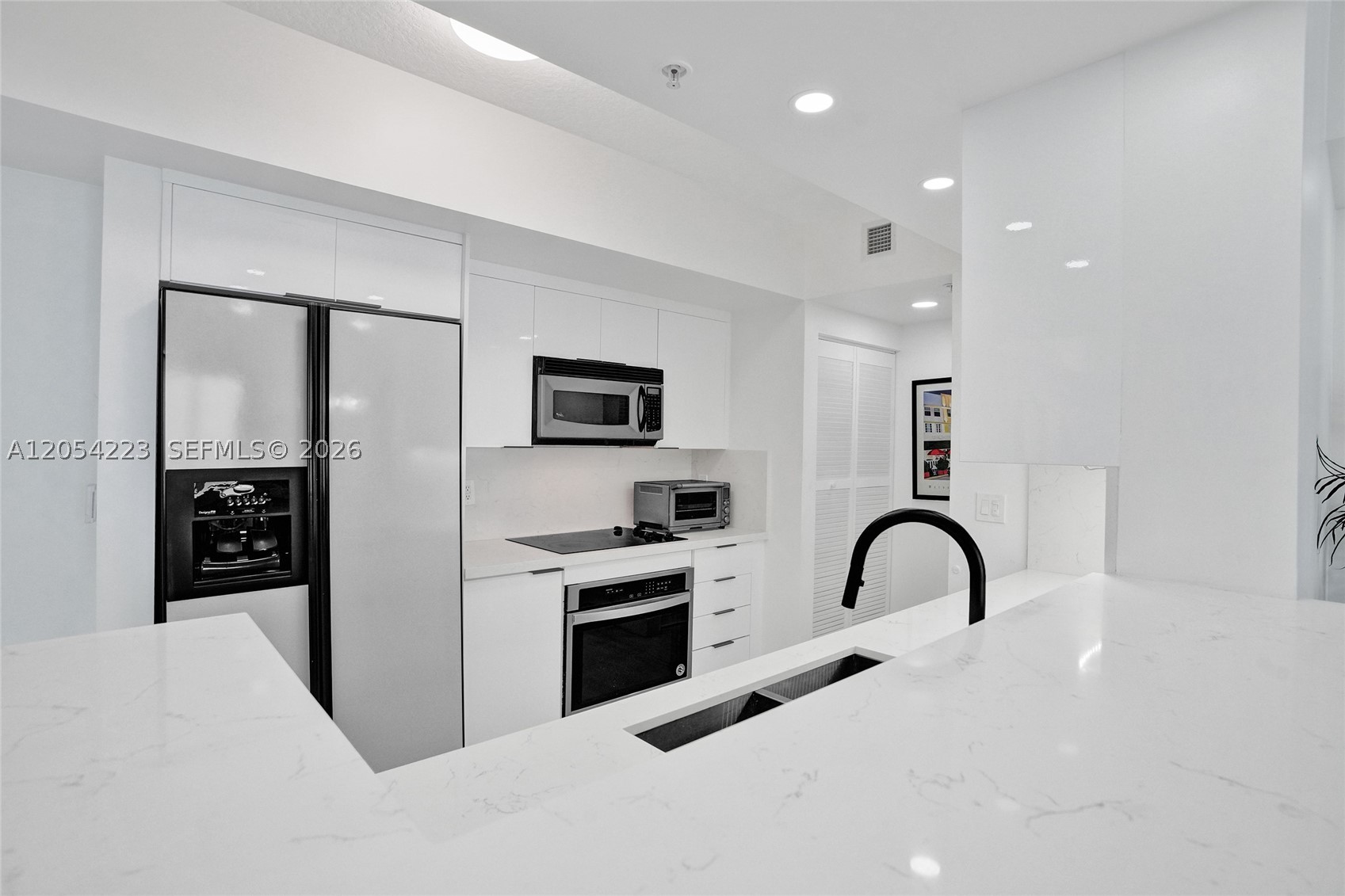 335 S Biscayne Blvd #3807, Miami FL 33131