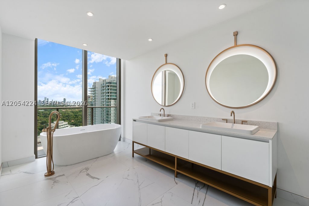2678 Tigertail Ave #PH1, Miami FL 33133