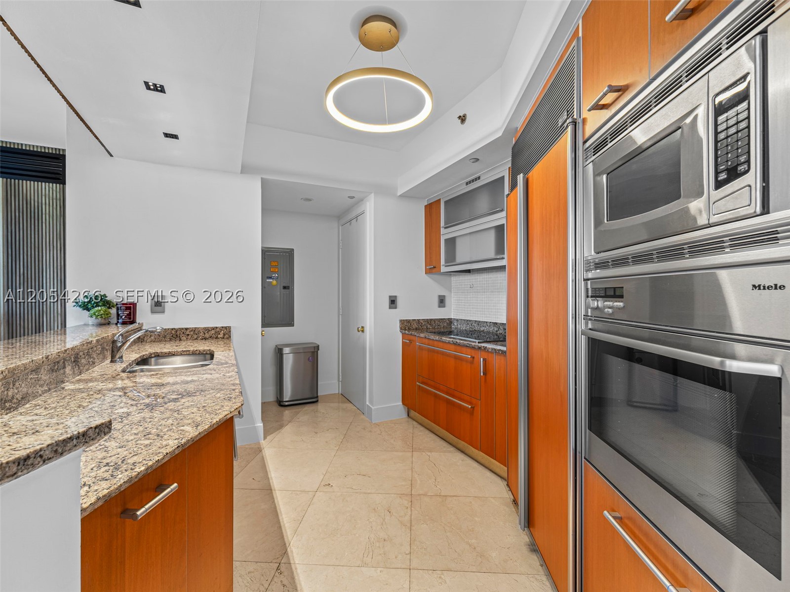 400 Alton Rd #808, Miami Beach FL 33139
