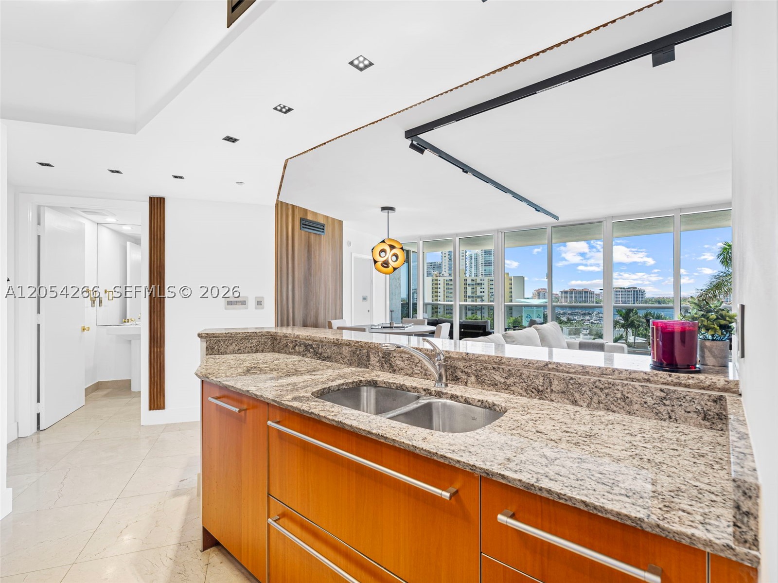 400 Alton Rd #808, Miami Beach FL 33139