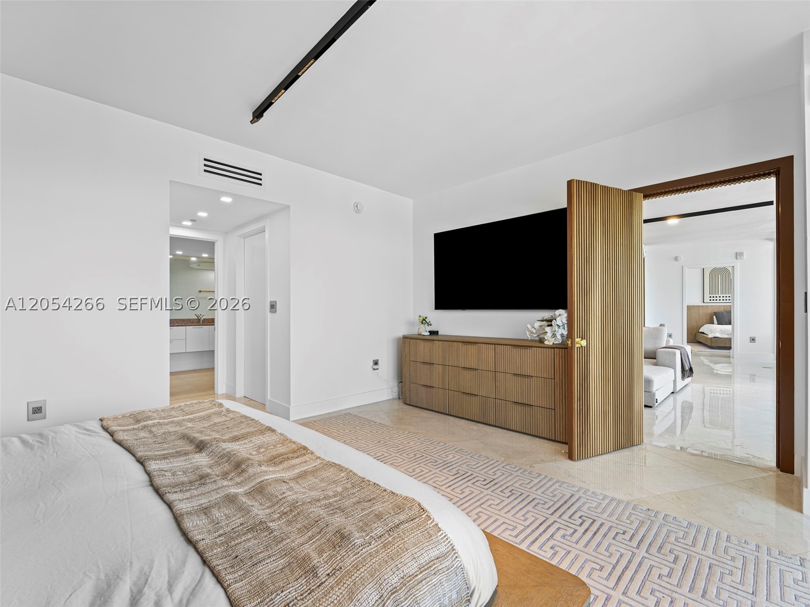 400 Alton Rd #808, Miami Beach FL 33139