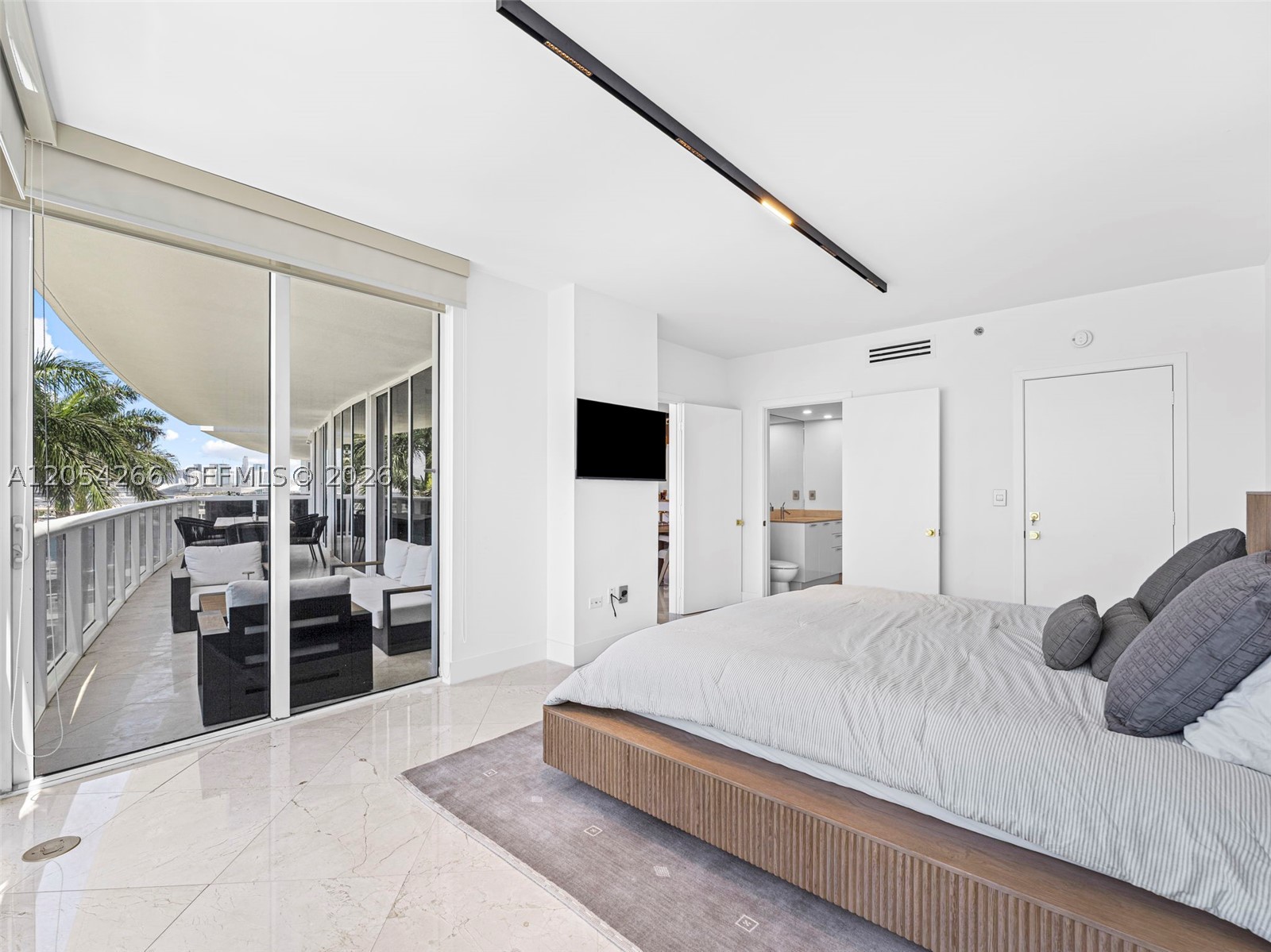 400 Alton Rd #808, Miami Beach FL 33139
