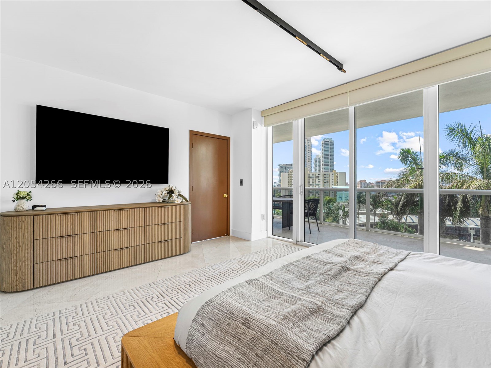 400 Alton Rd #808, Miami Beach FL 33139