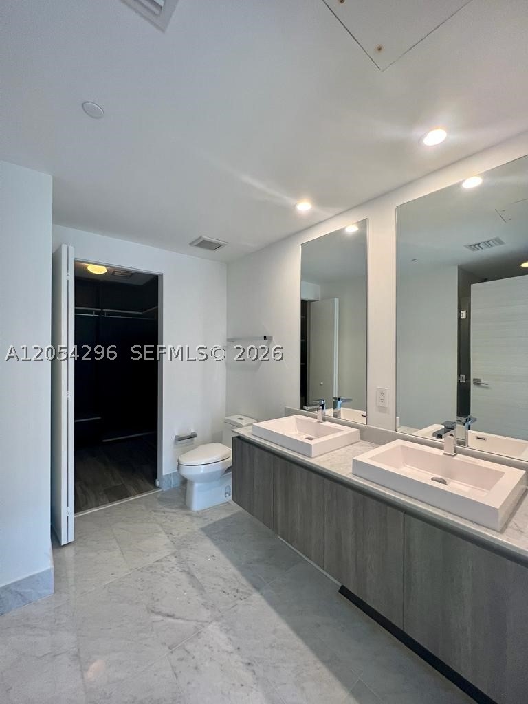 801 S Miami Ave #2203, Miami FL 33130