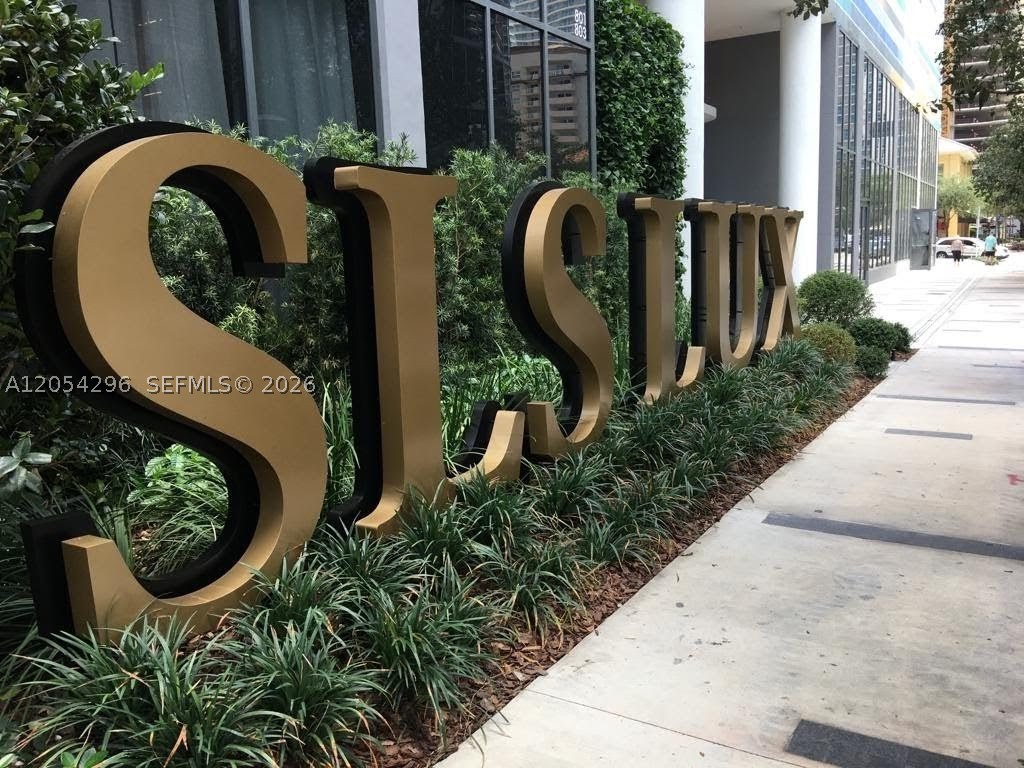 801 S Miami Ave #2203, Miami FL 33130
