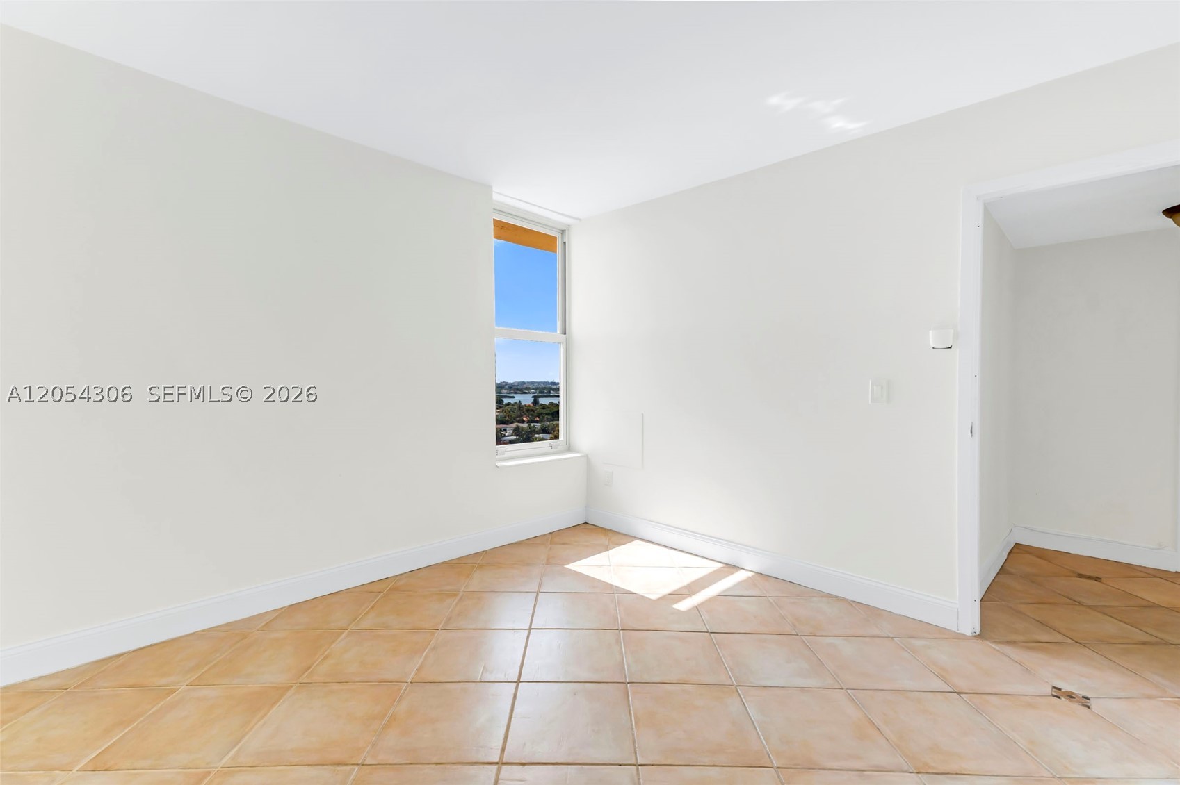 2350 NE 135th St #1510, North Miami FL 33181