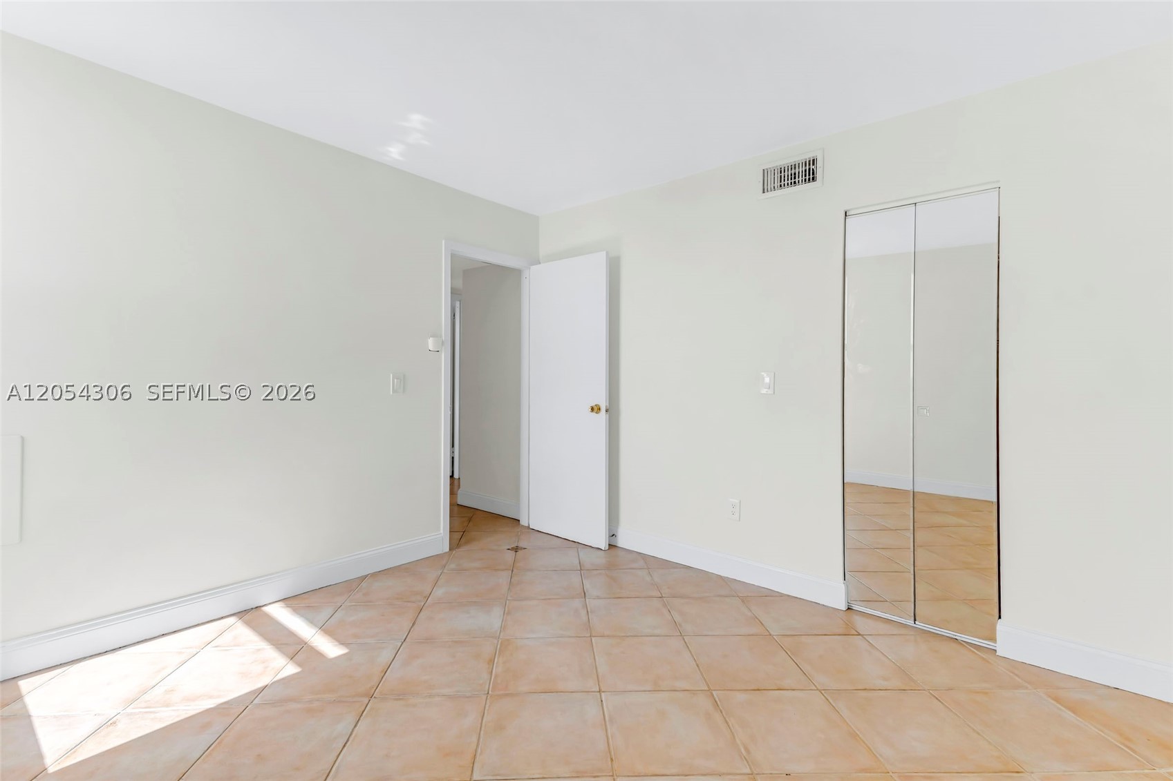 2350 NE 135th St #1510, North Miami FL 33181