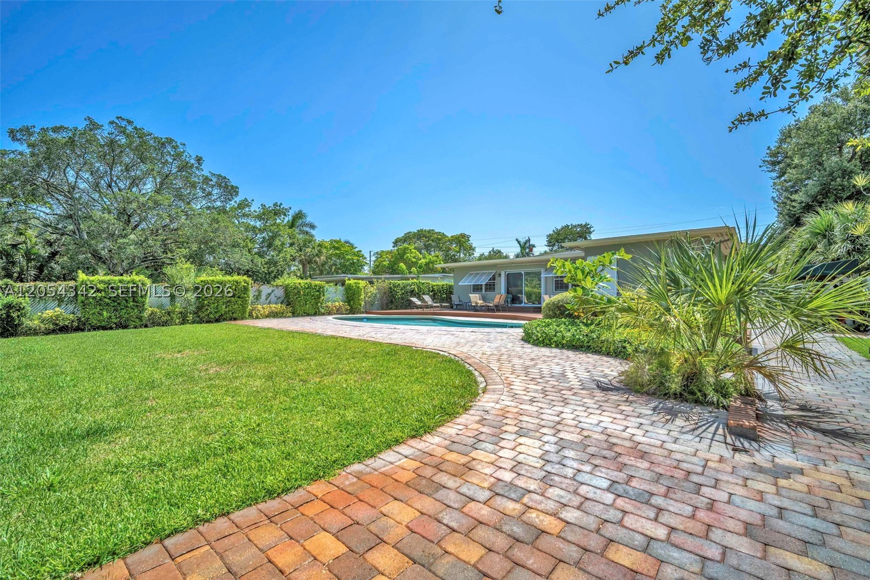 800 SW 8th Ter, Fort Lauderdale FL 33315