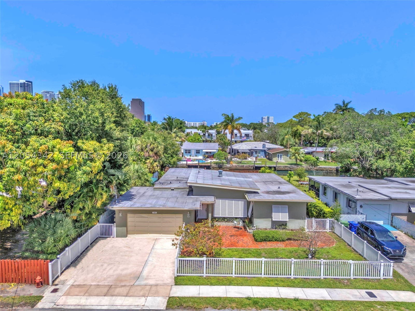 800 SW 8th Ter, Fort Lauderdale FL 33315