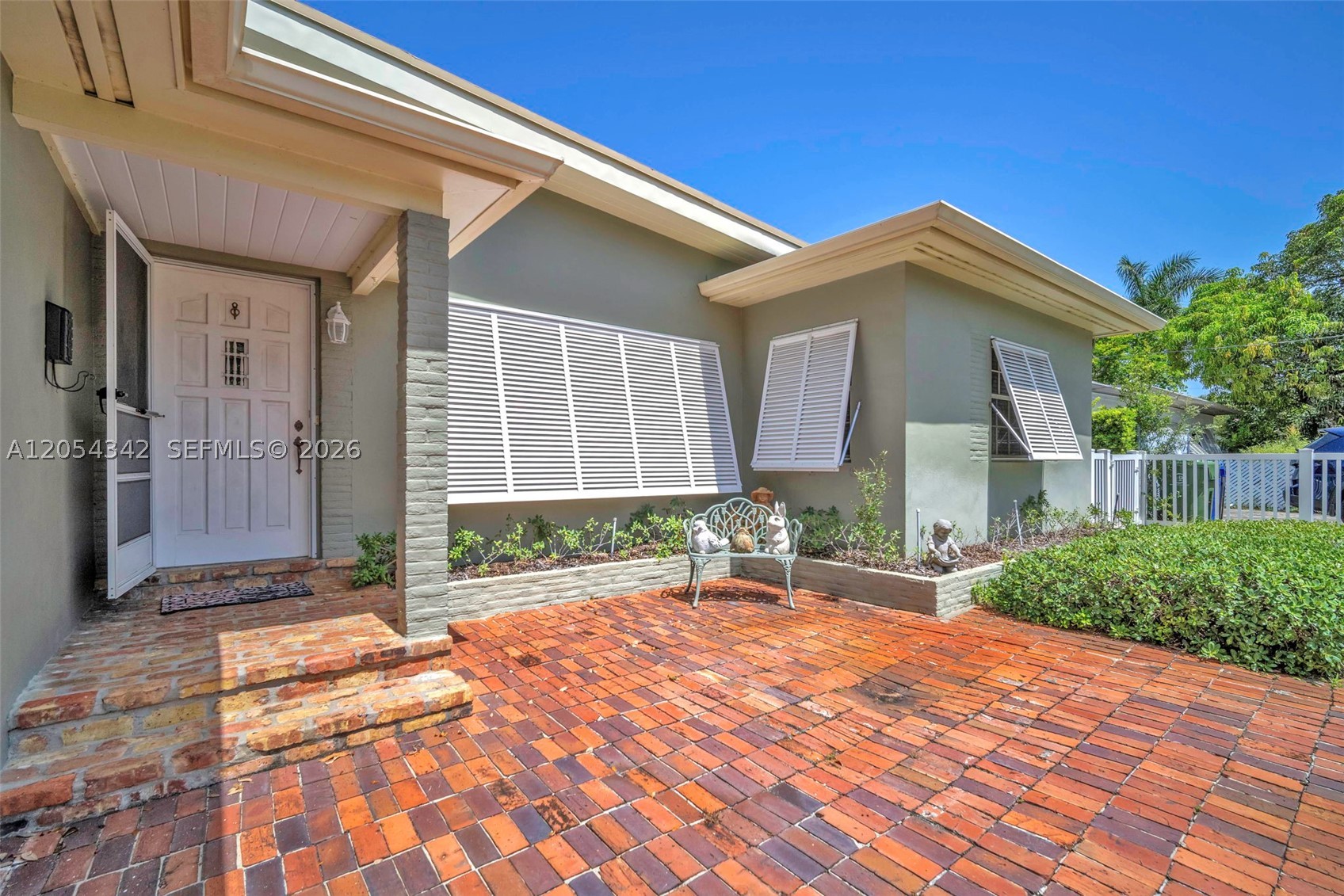 800 SW 8th Ter, Fort Lauderdale FL 33315