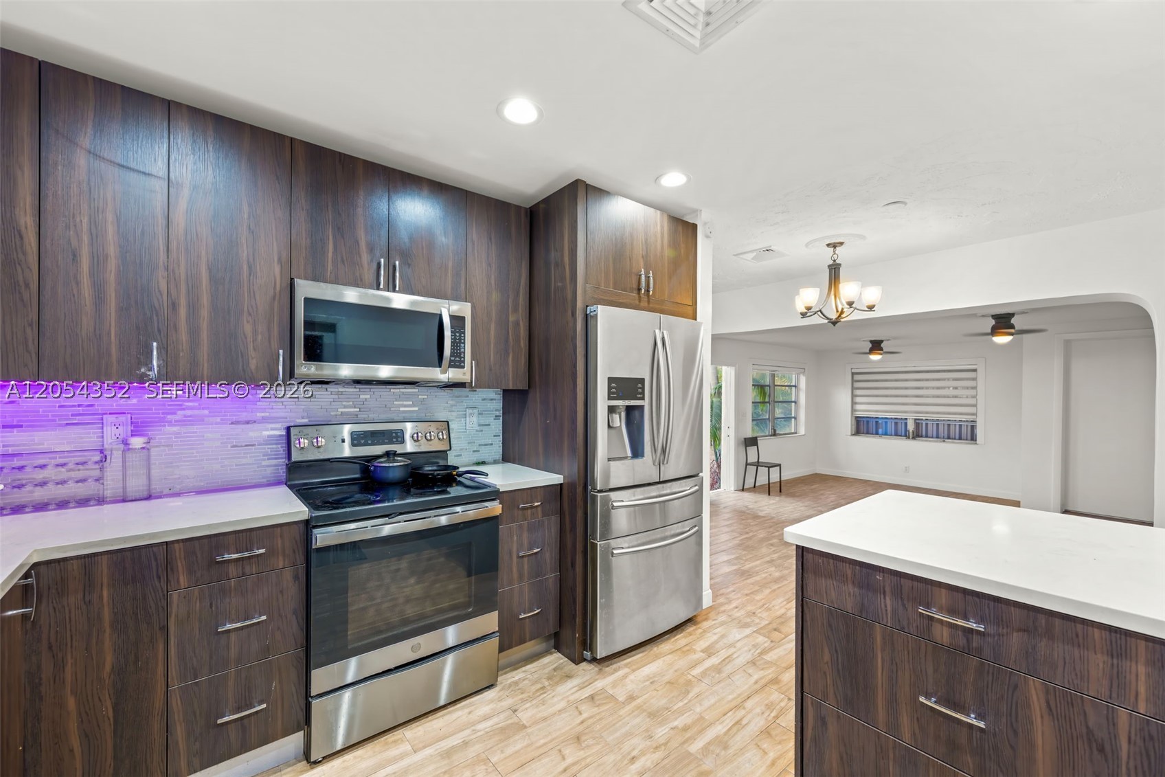 23 SW 8th St, Hallandale Beach FL 33009