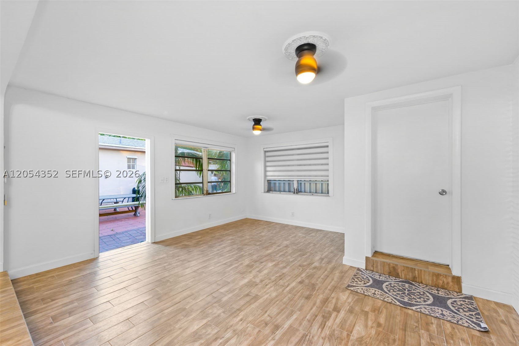 23 SW 8th St, Hallandale Beach FL 33009