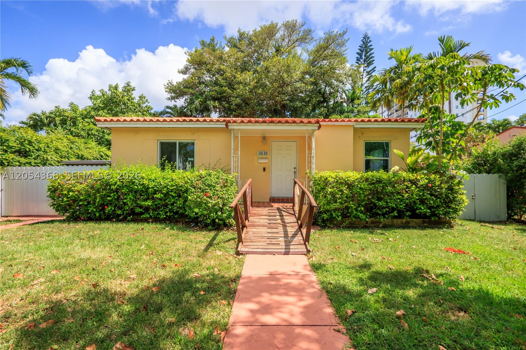 3640 SW 16th St, Miami FL 33145