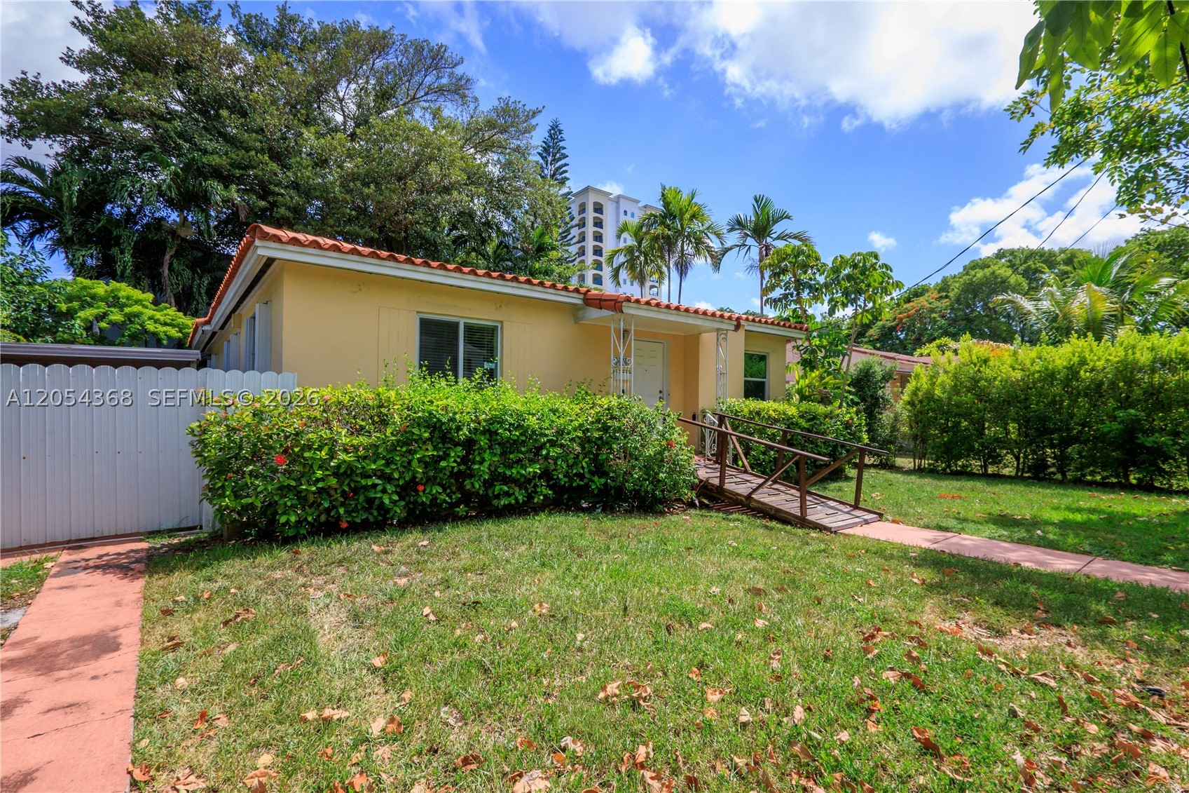 3640 SW 16th St, Miami FL 33145