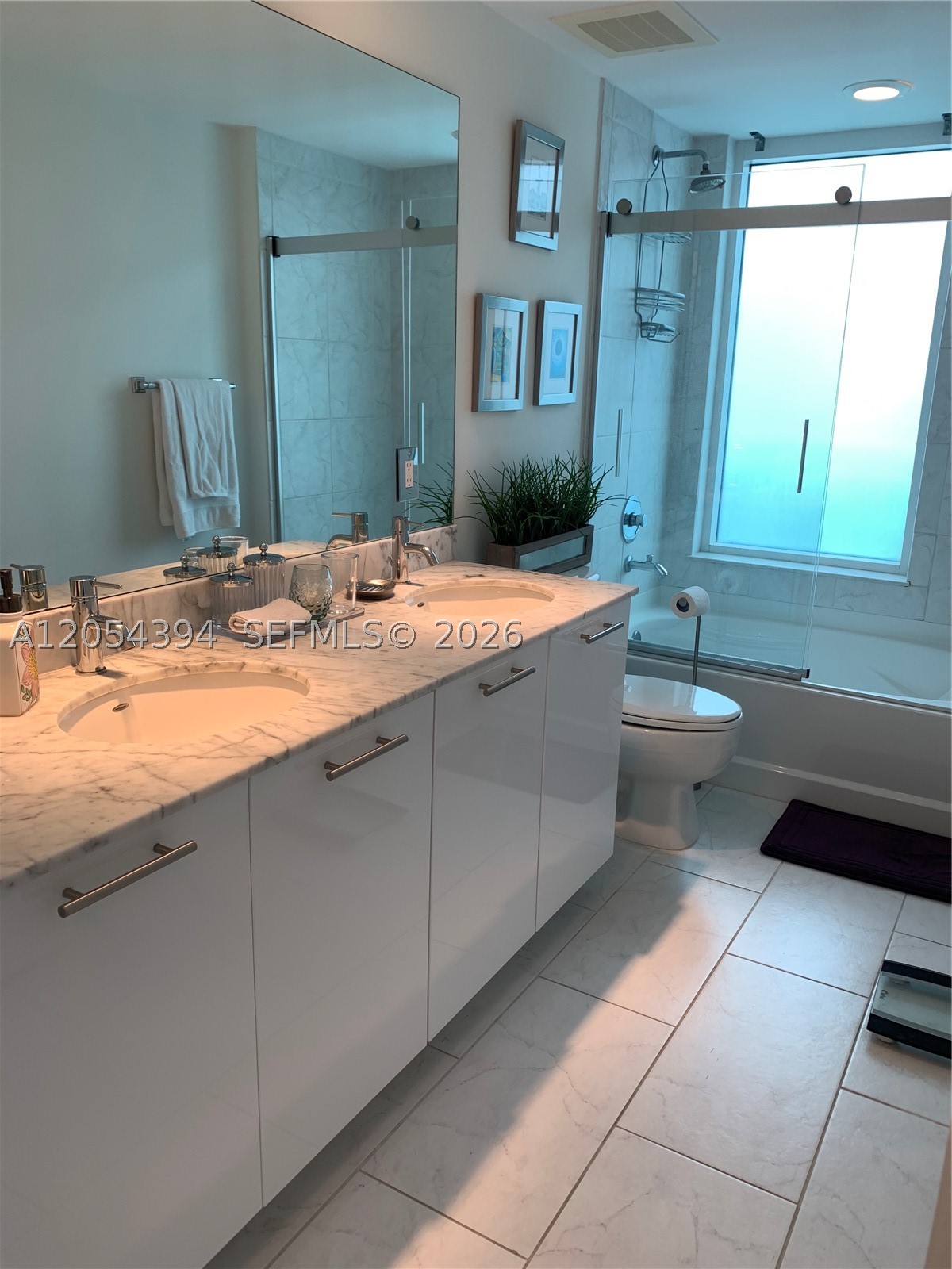 950 BRICKELL BAY DRIVE #1900, Miami FL 33131