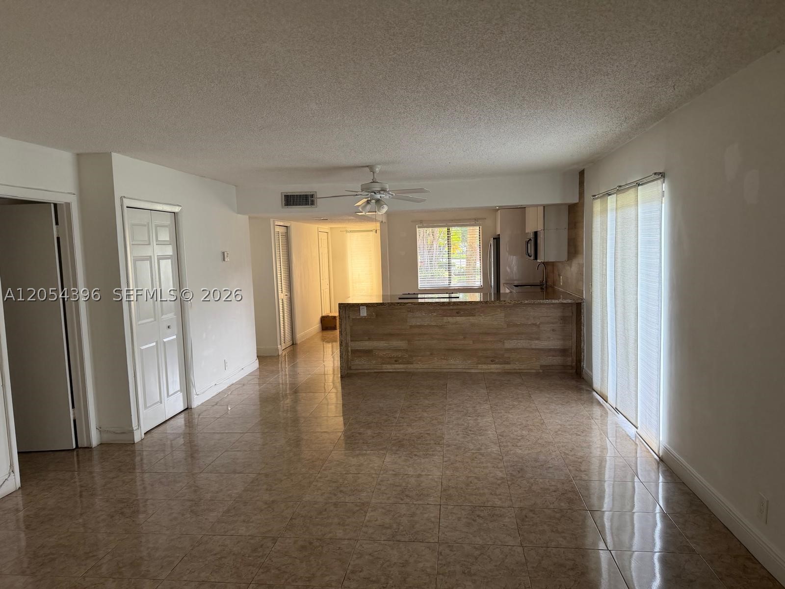 178 Lakeview Dr #101, Weston FL 33326
