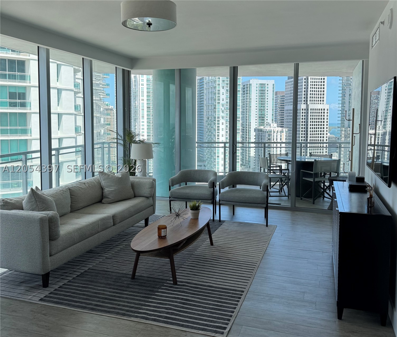 90 SW 3rd St #3004, Miami FL 33130