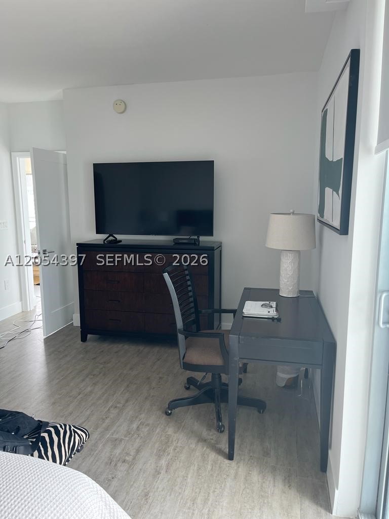 90 SW 3rd St #3004, Miami FL 33130