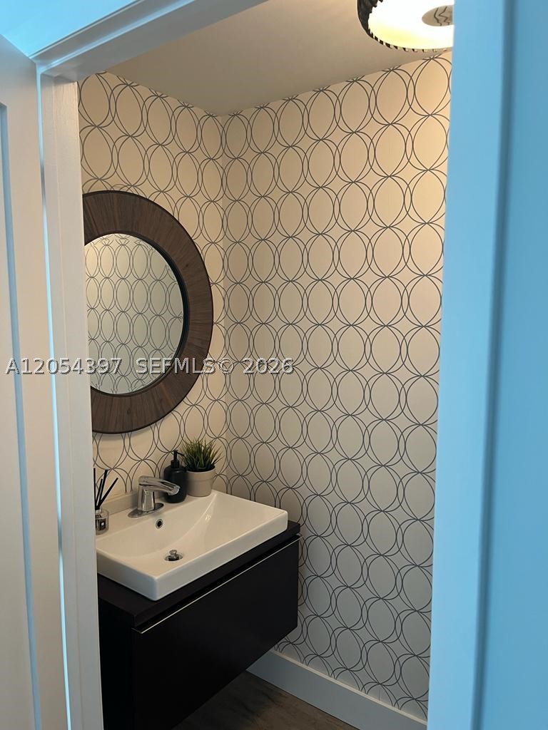 90 SW 3rd St #3004, Miami FL 33130