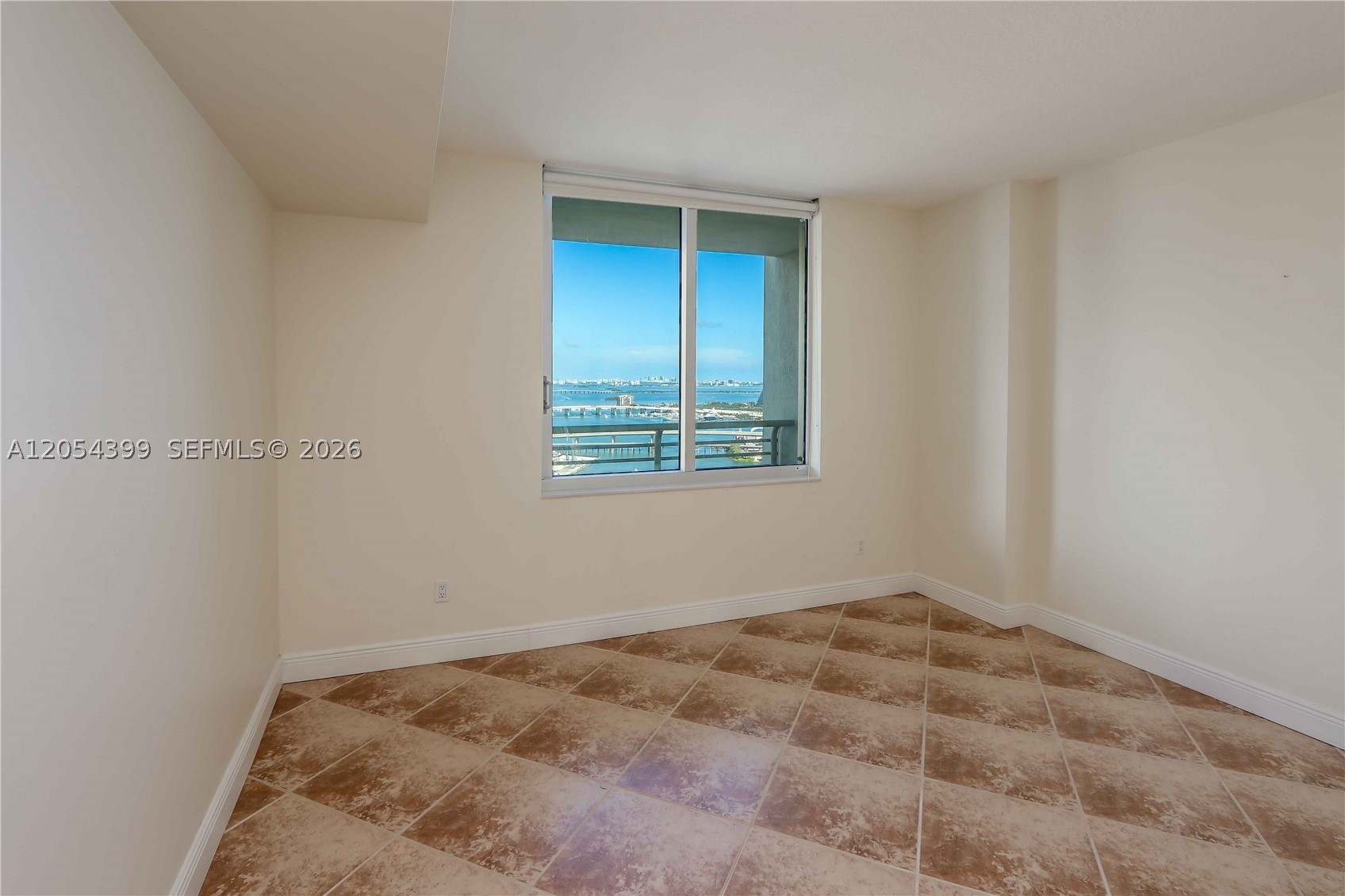 335 S Biscayne Blvd #3510, Miami FL 33131