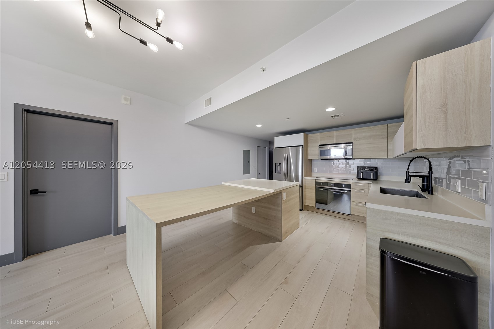 16385 Biscayne Blvd #2205, North Miami Beach FL 33160