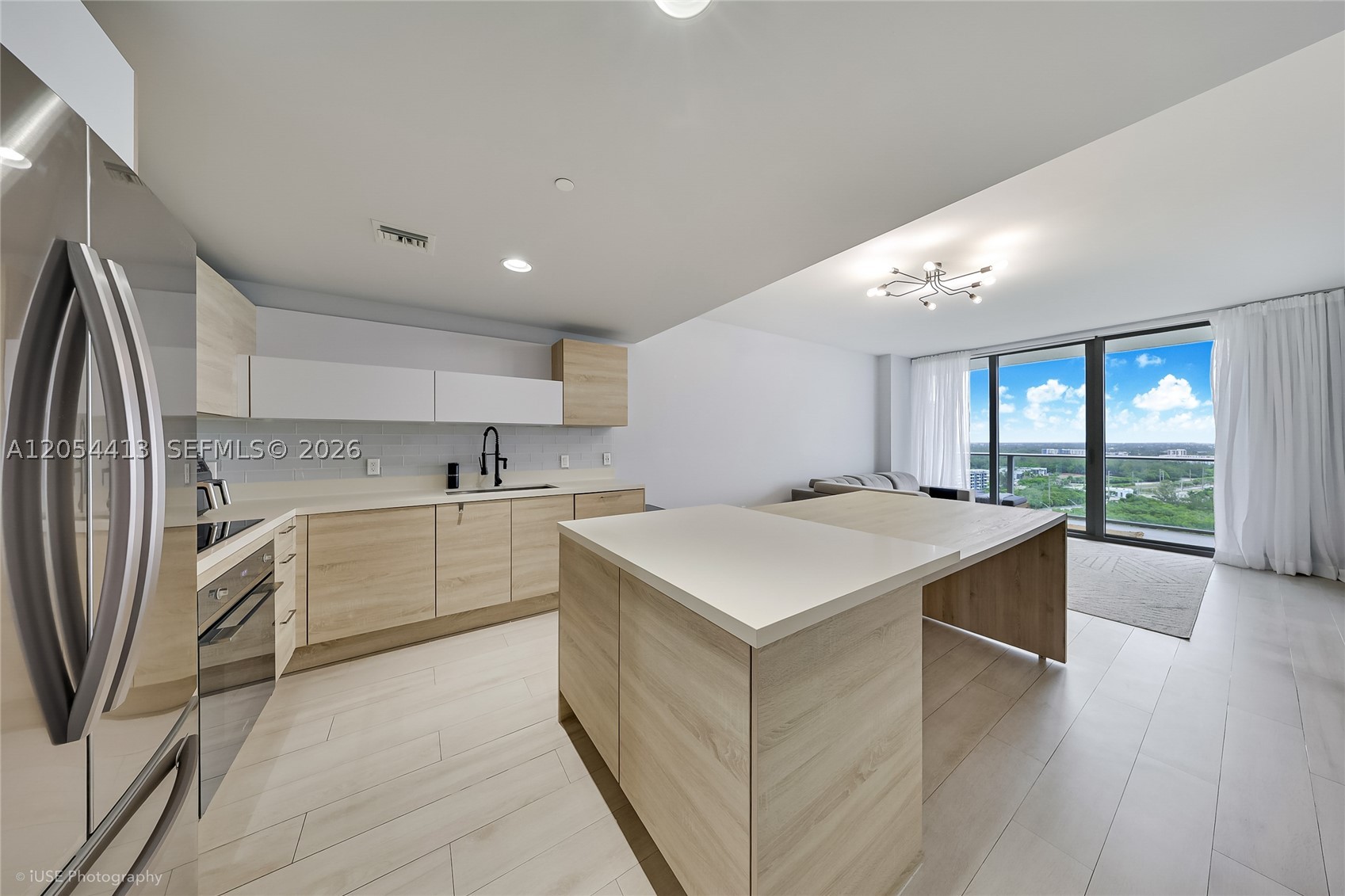 16385 Biscayne Blvd #2205, North Miami Beach FL 33160