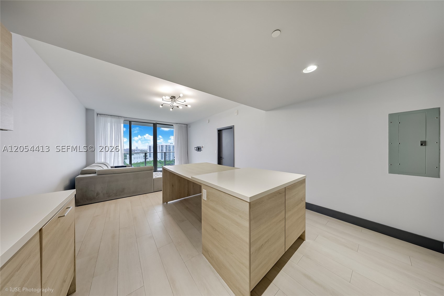 16385 Biscayne Blvd #2205, North Miami Beach FL 33160