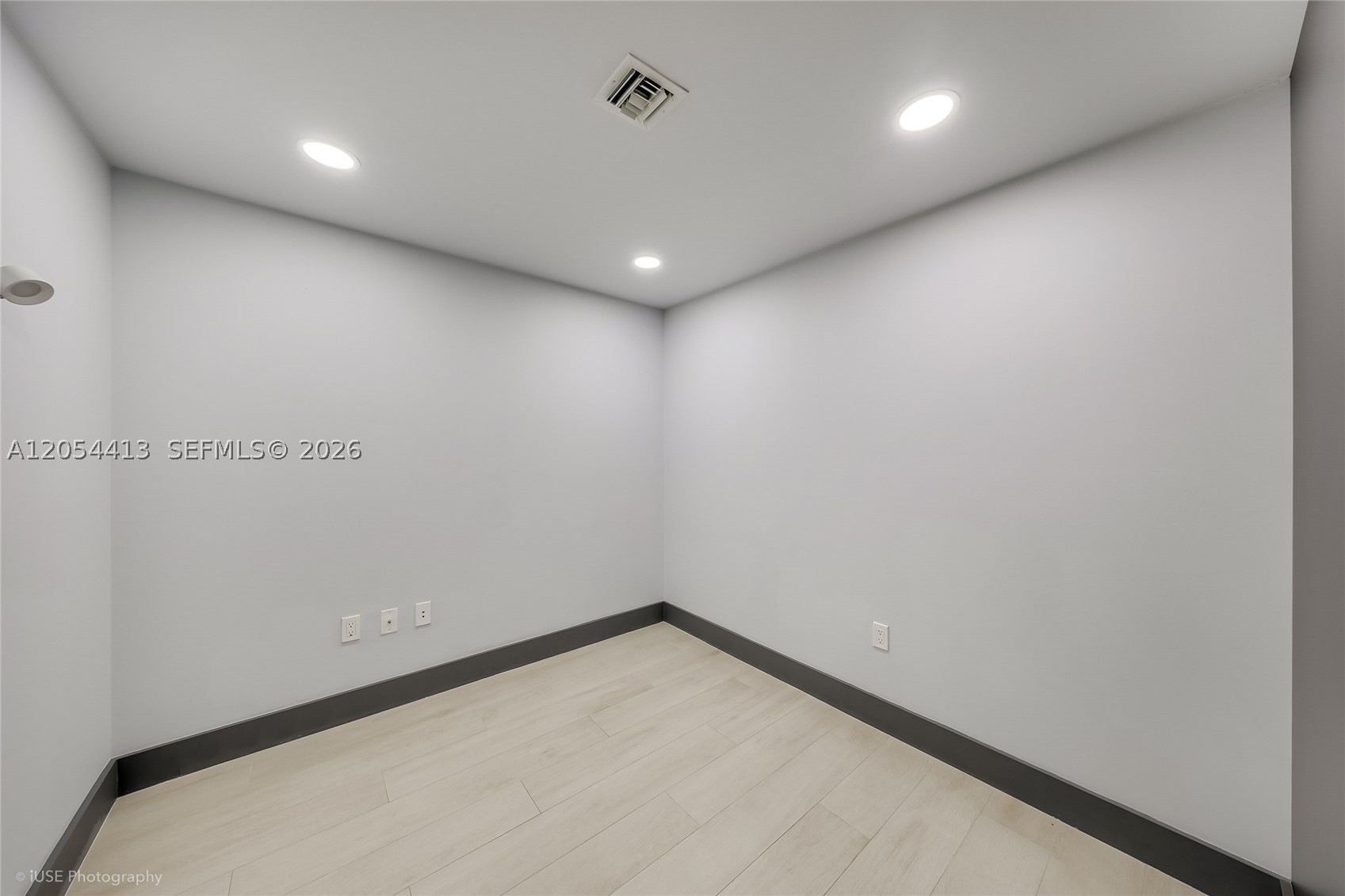 16385 Biscayne Blvd #2205, North Miami Beach FL 33160