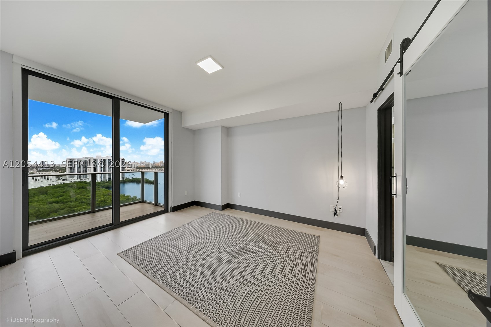 16385 Biscayne Blvd #2205, North Miami Beach FL 33160