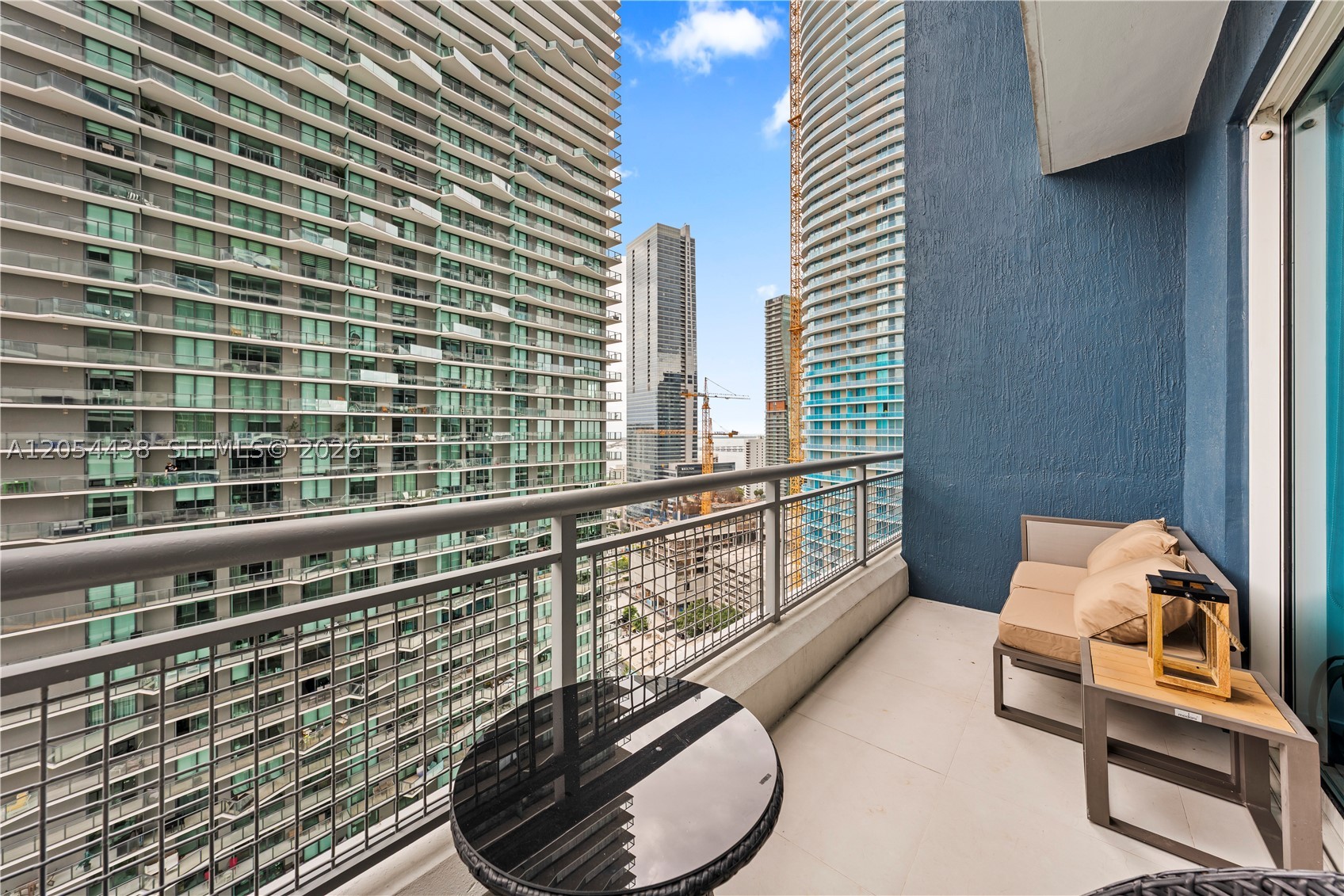 60 SW 13th St #2422, Miami FL 33130