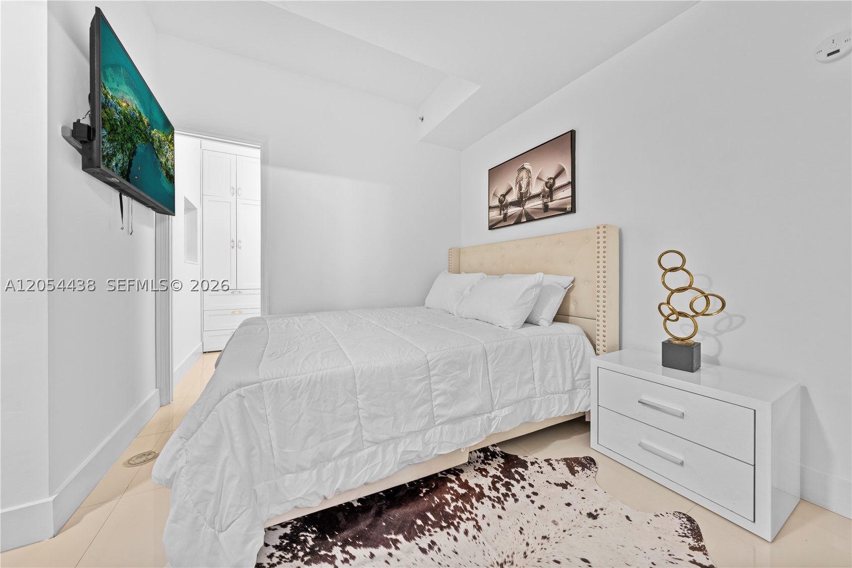 60 SW 13th St #2422, Miami FL 33130