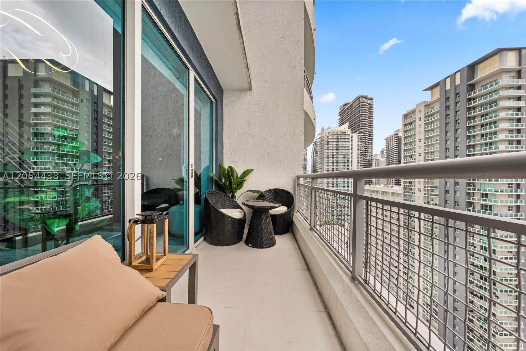 60 SW 13th St #2422, Miami FL 33130