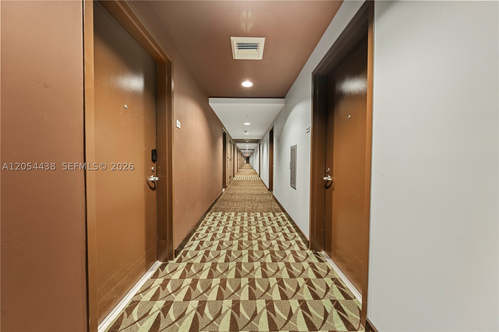 60 SW 13th St #2422, Miami FL 33130