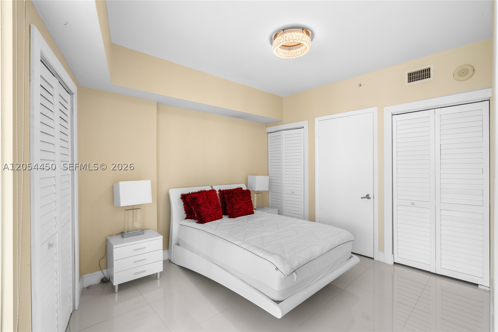 350 S Miami Ave #2515, Miami FL 33130
