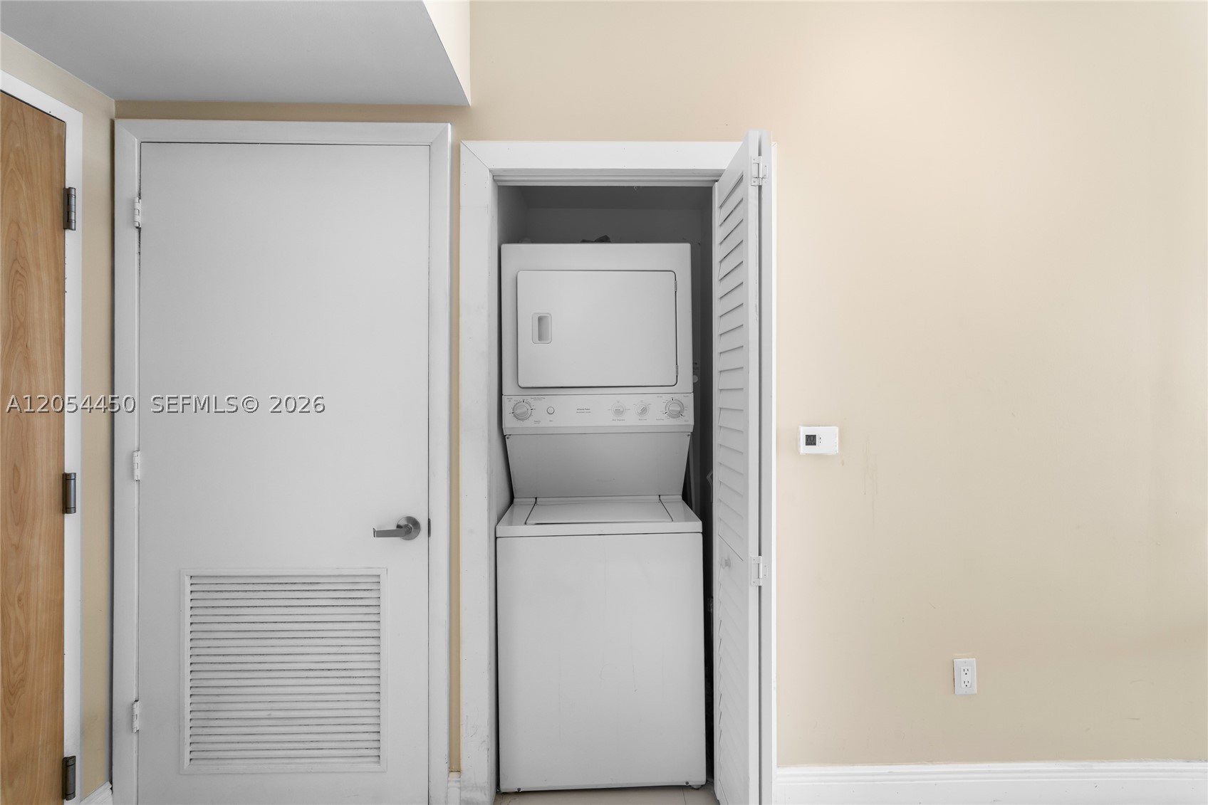 350 S Miami Ave #2515, Miami FL 33130