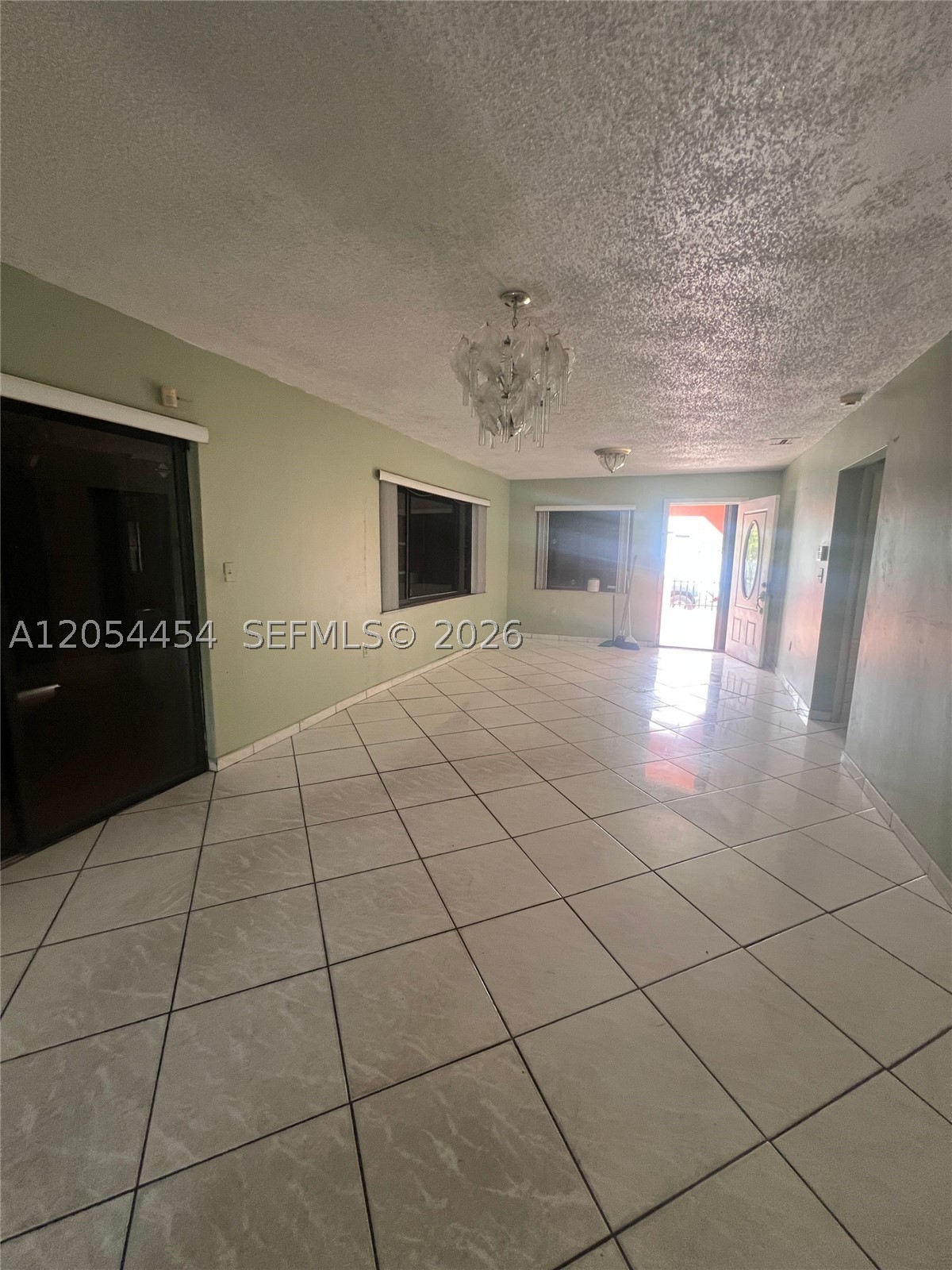 890 E 28th St, Hialeah FL 33013