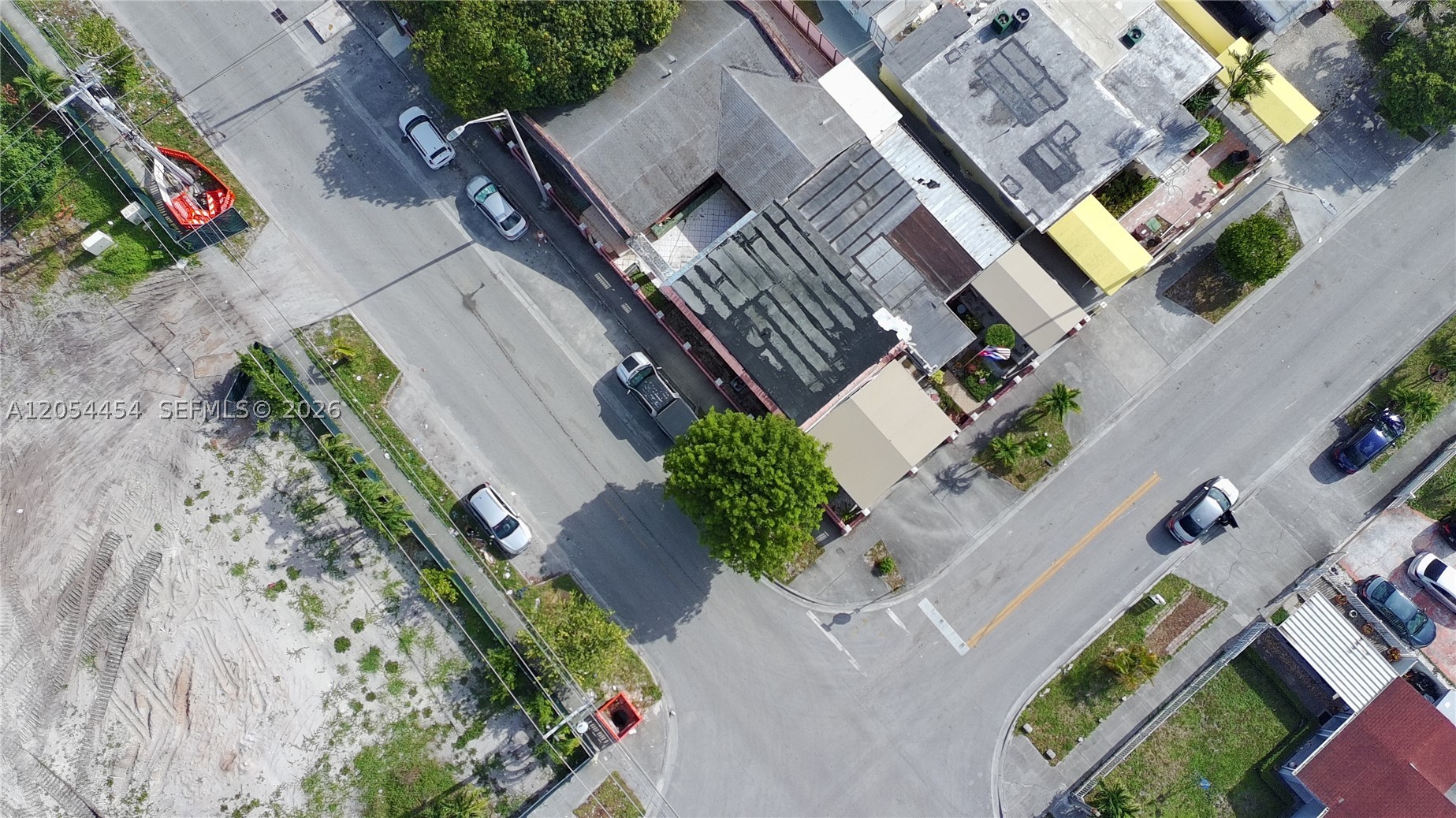 890 E 28th St, Hialeah FL 33013